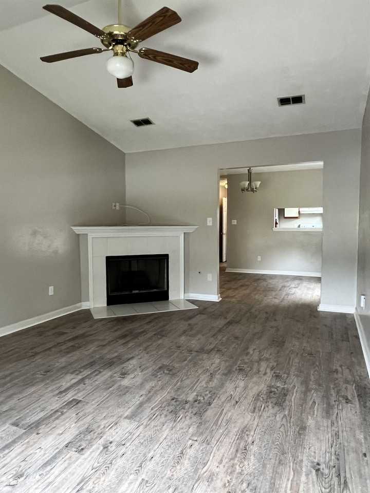 4108 Mission Trace Blvd - Photo 2 of 12