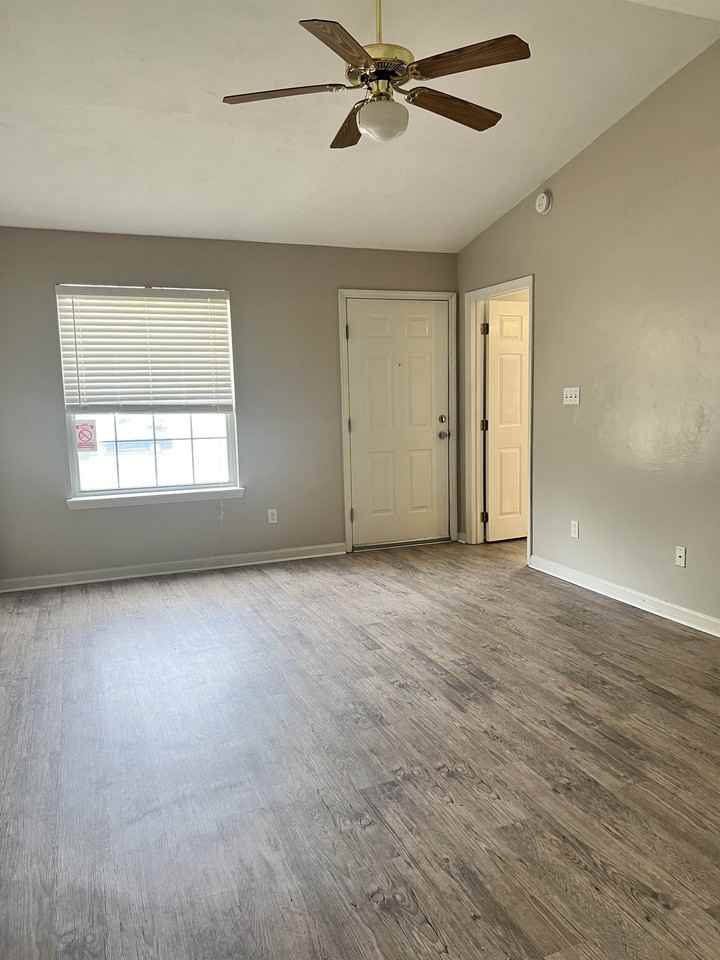 4108 Mission Trace Blvd - Photo 3 of 12