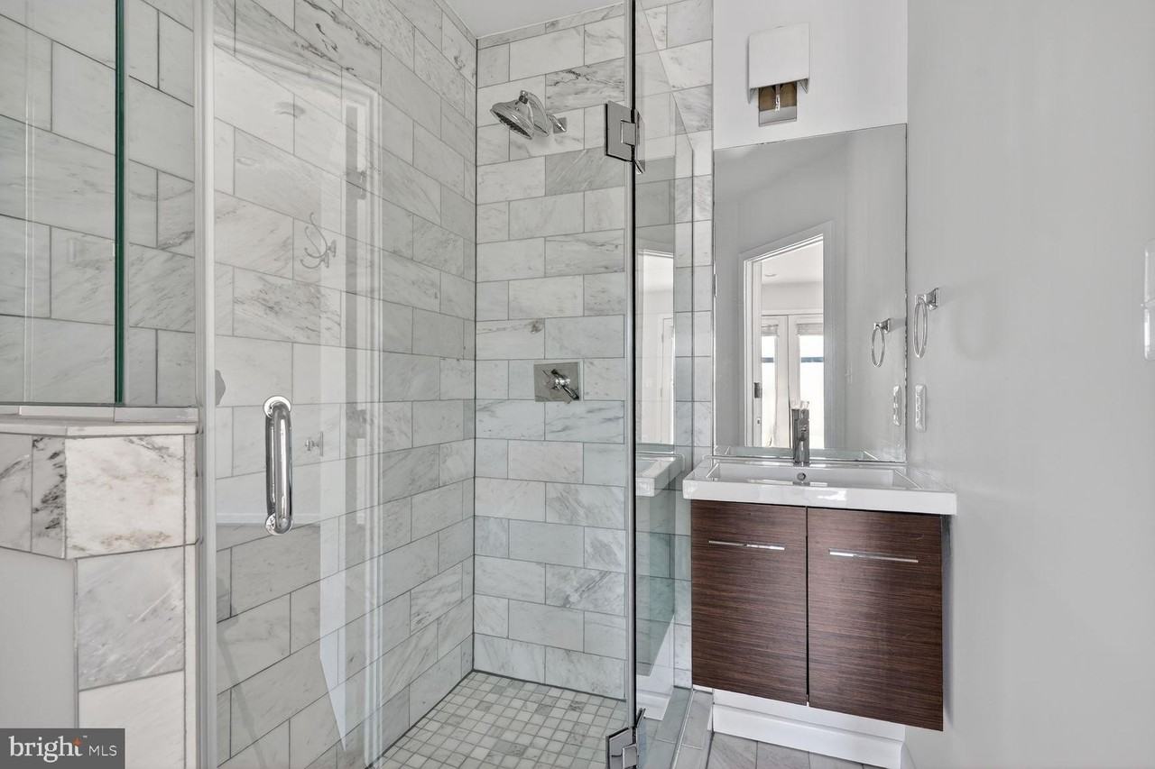 3430 Brown St Nw #4 - Photo 5 of 15