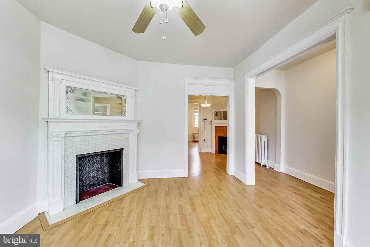 137 R St Ne - Photo 7 of 28