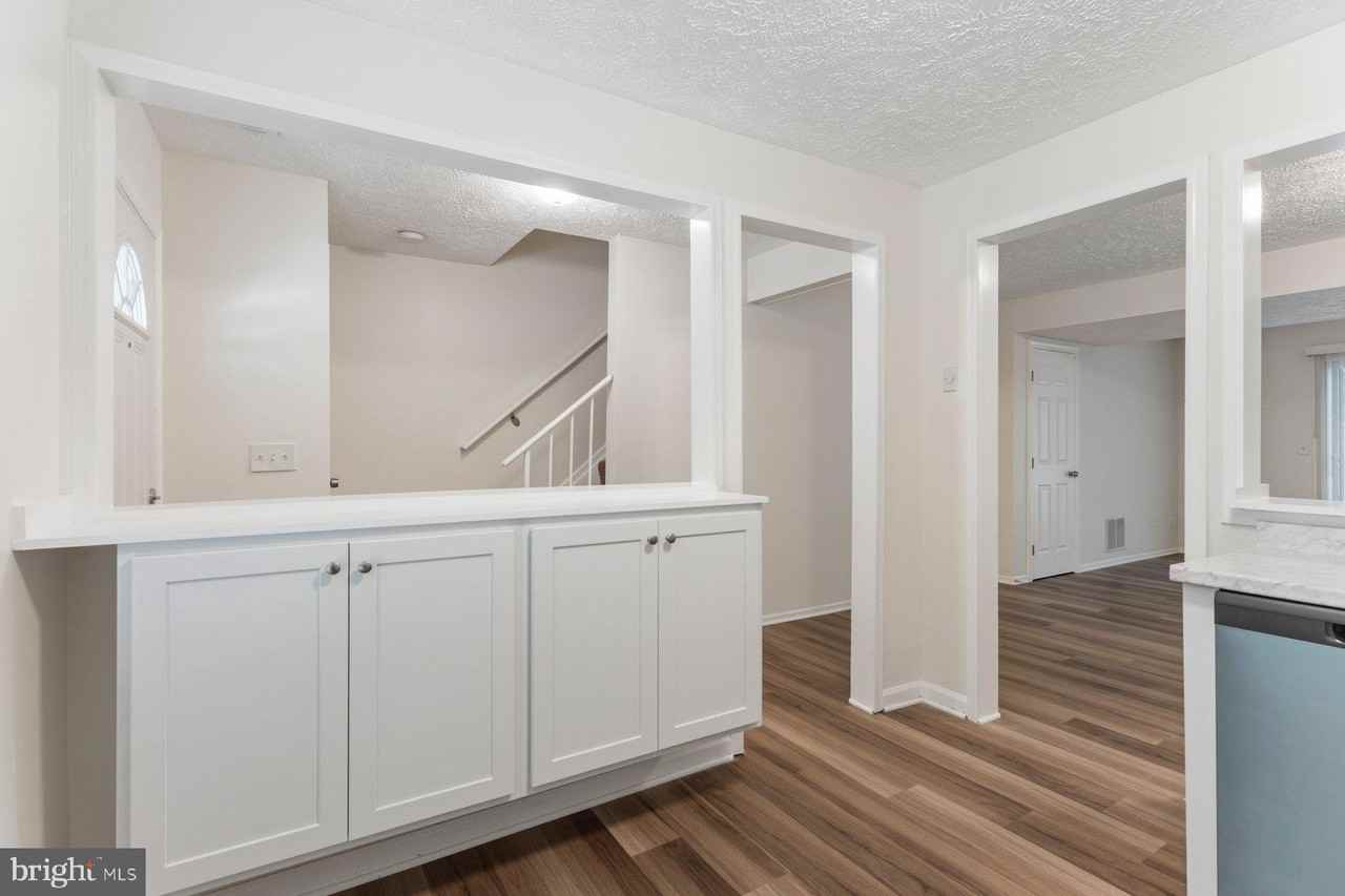 6319 Harris Heights Ave - Photo 4 of 21