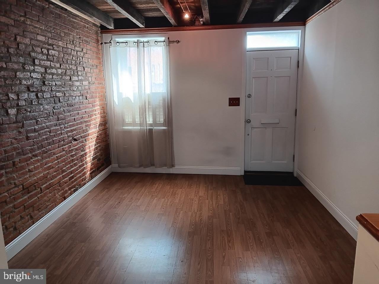 1026 Patapsco St - Photo 4 of 23