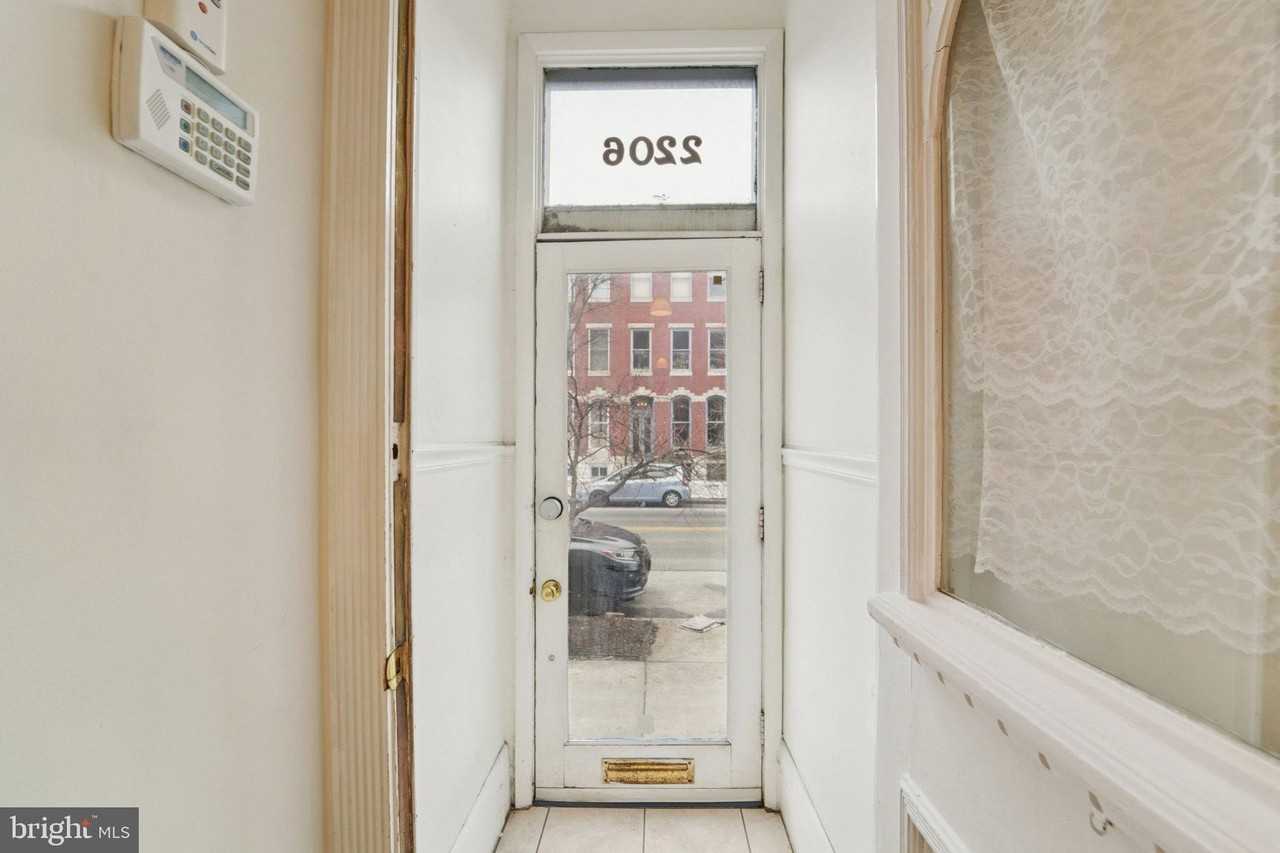 2206 E Baltimore St - Photo 5 of 40