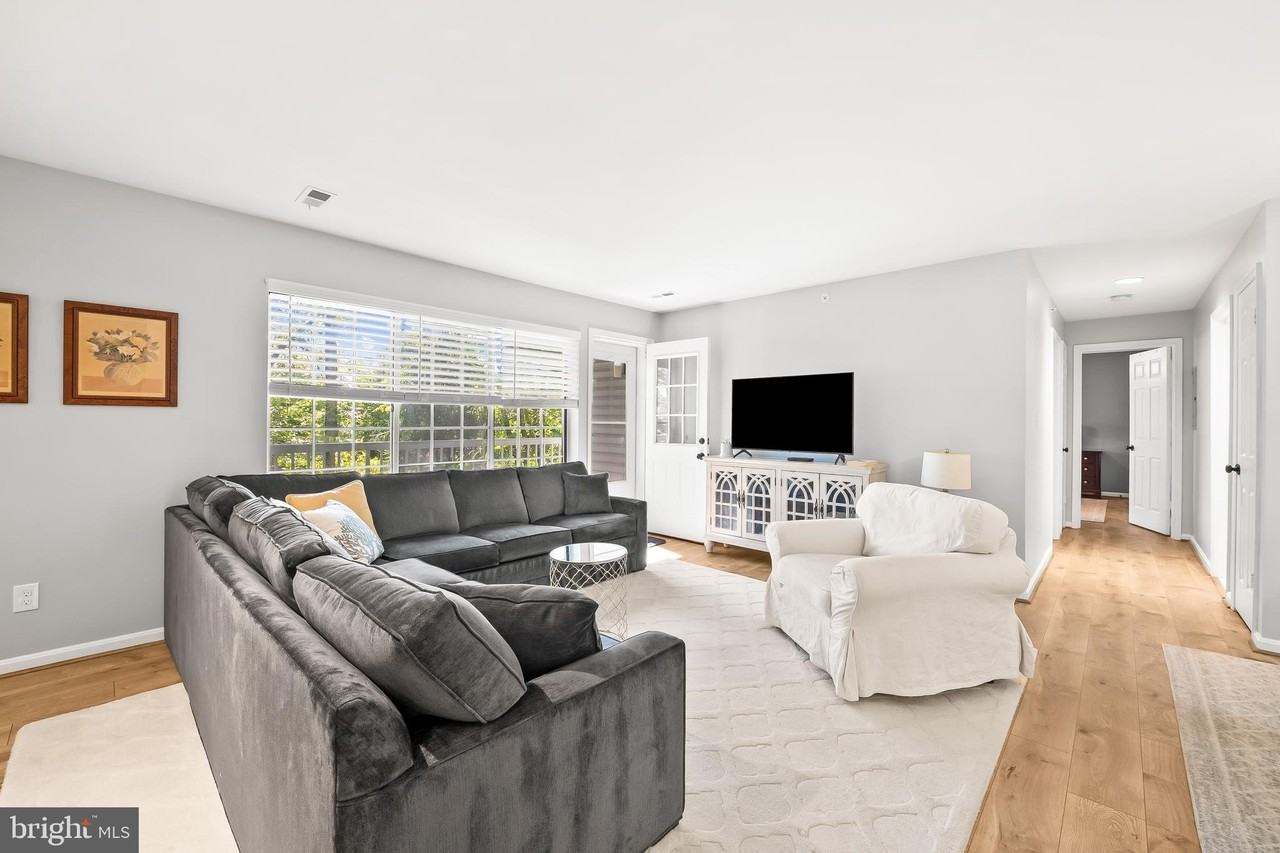 9 Tintern Ct #203 - Photo 7 of 38