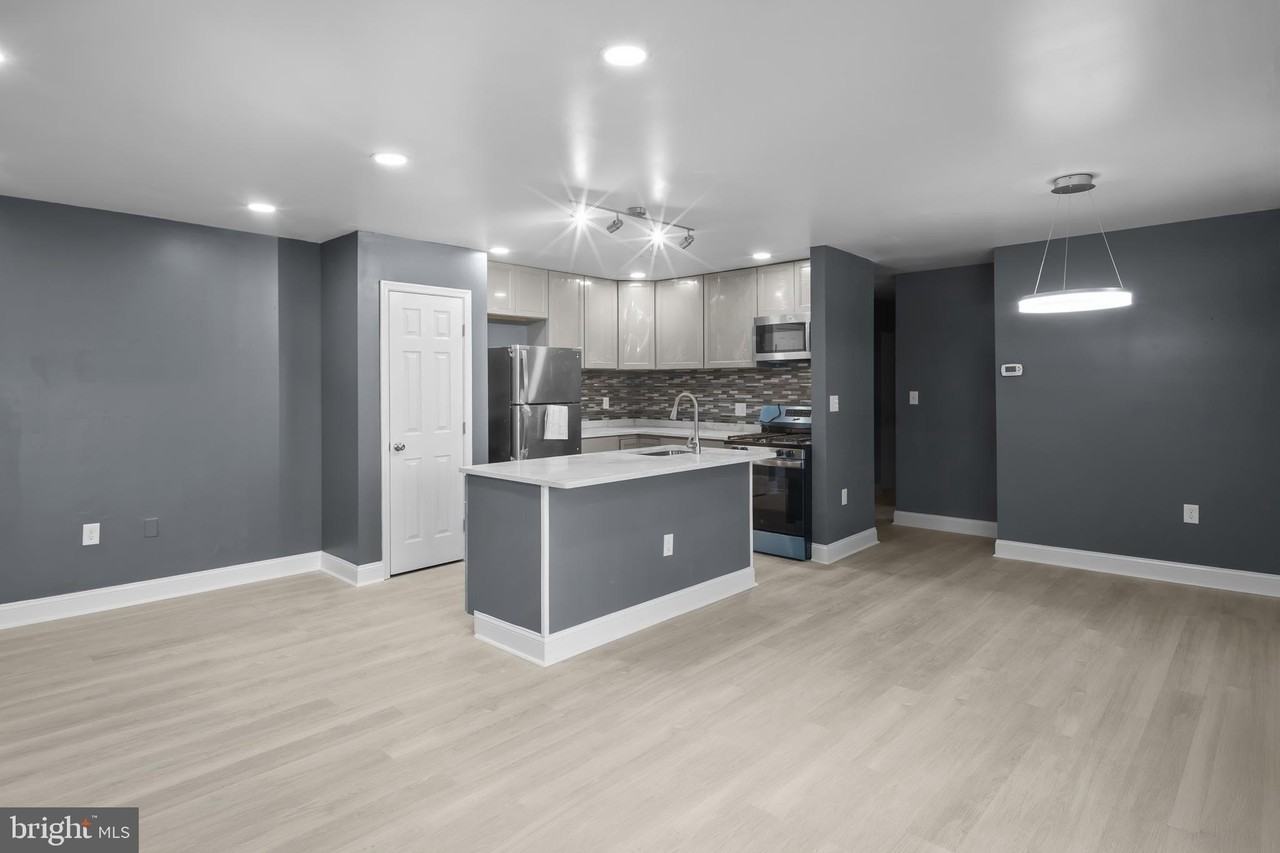 2 Mountbatten Ct - Photo 2 of 13