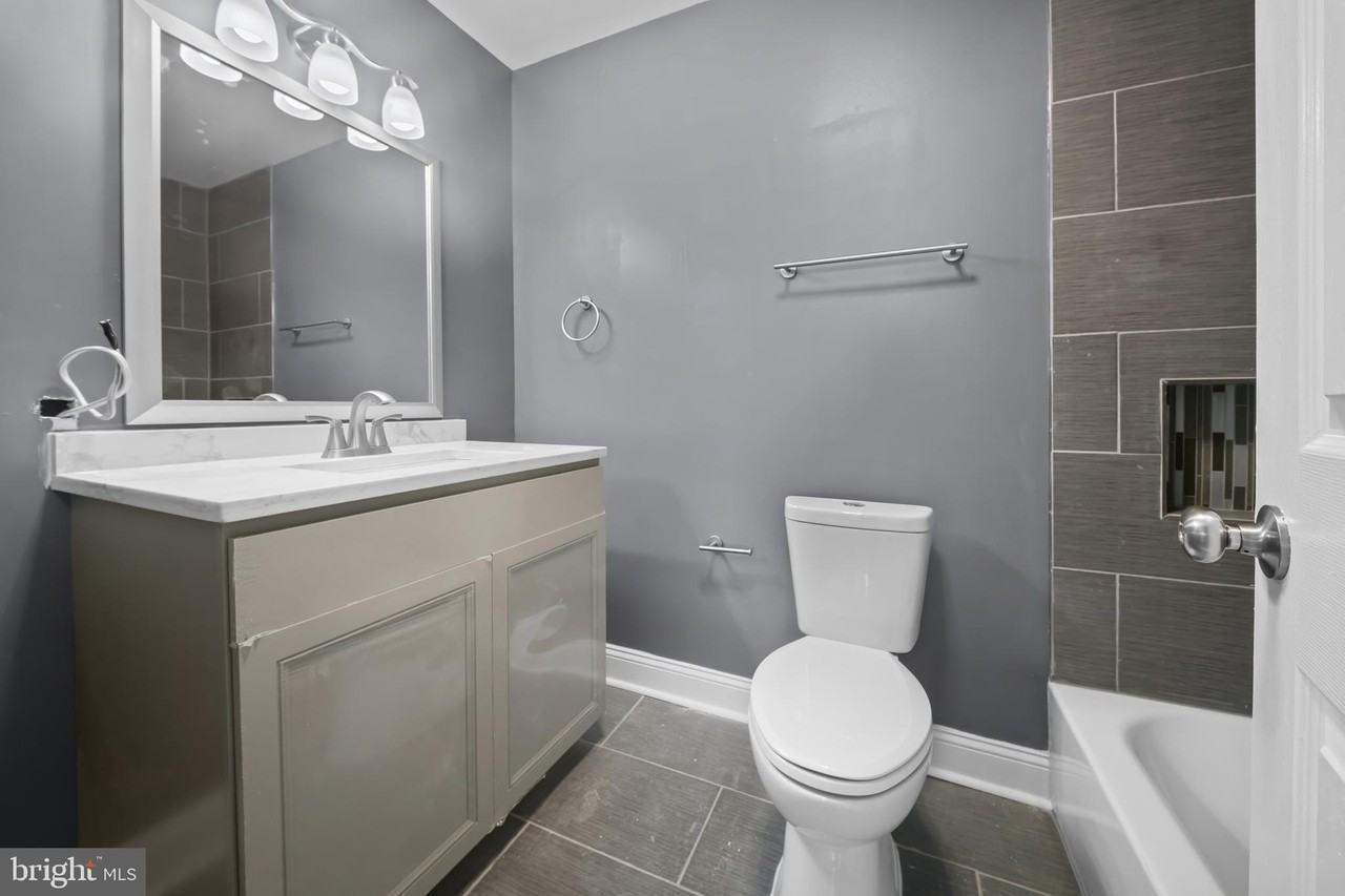 2 Mountbatten Ct - Photo 4 of 13