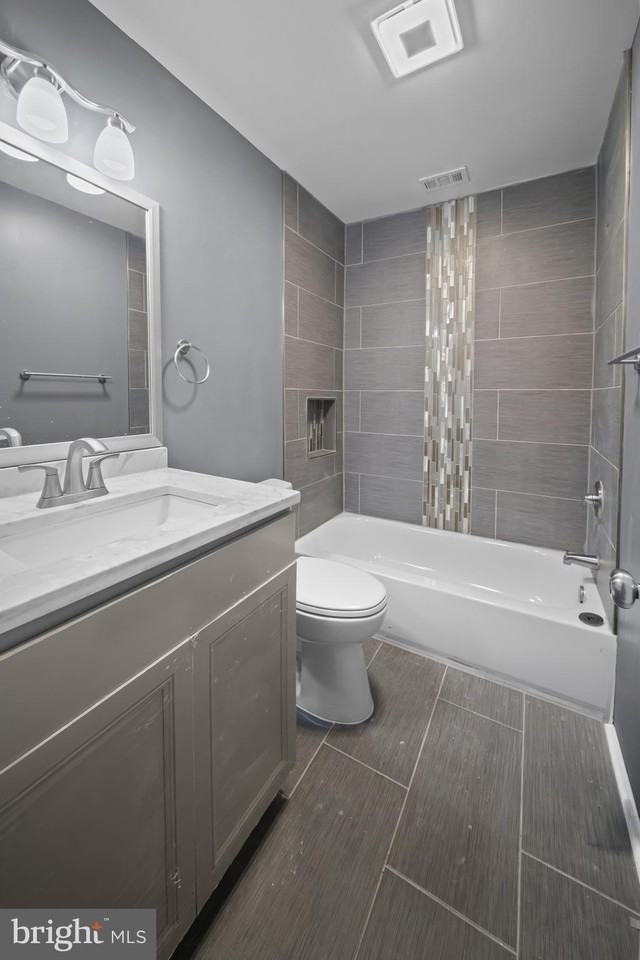 2 Mountbatten Ct - Photo 7 of 13