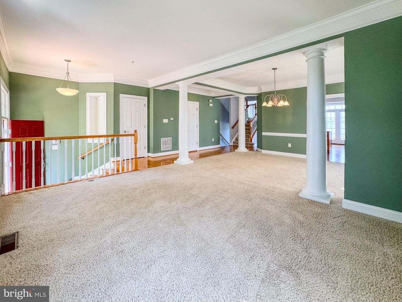 218 Cork Tree Ln - Photo 7 of 50
