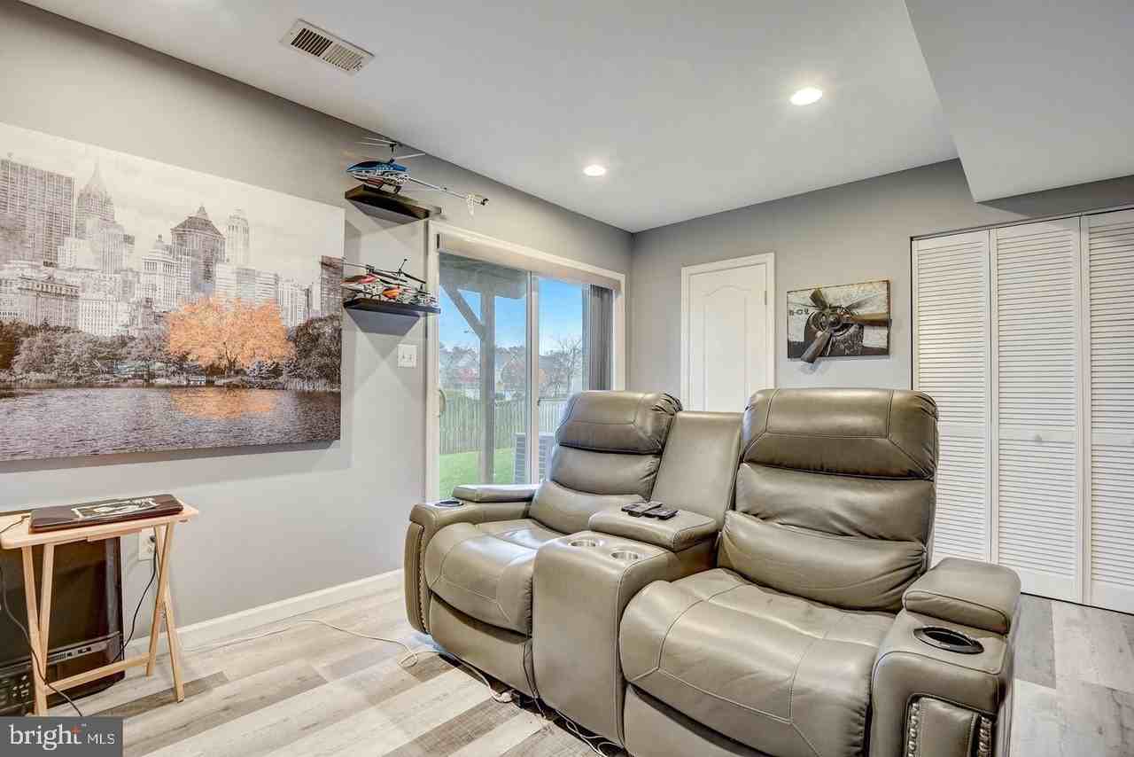 7111 Beissel Ct - Photo 3 of 23