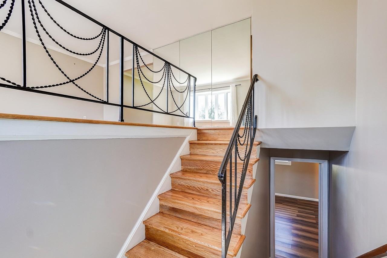 11901 Bizet Ct - Photo 4 of 31