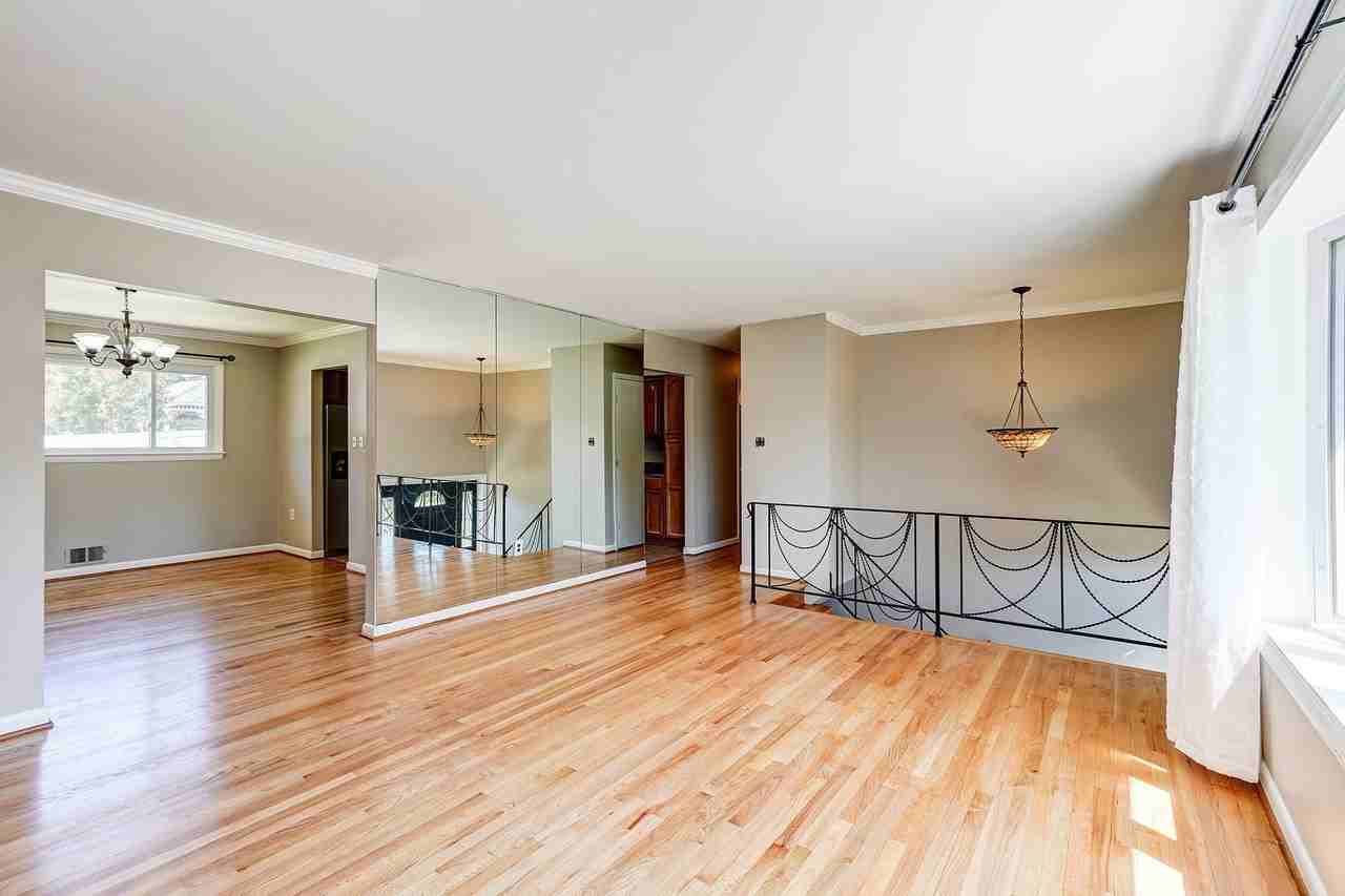 11901 Bizet Ct - Photo 5 of 31