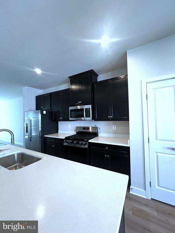 10913 Blanton Way - Photo 6 of 27