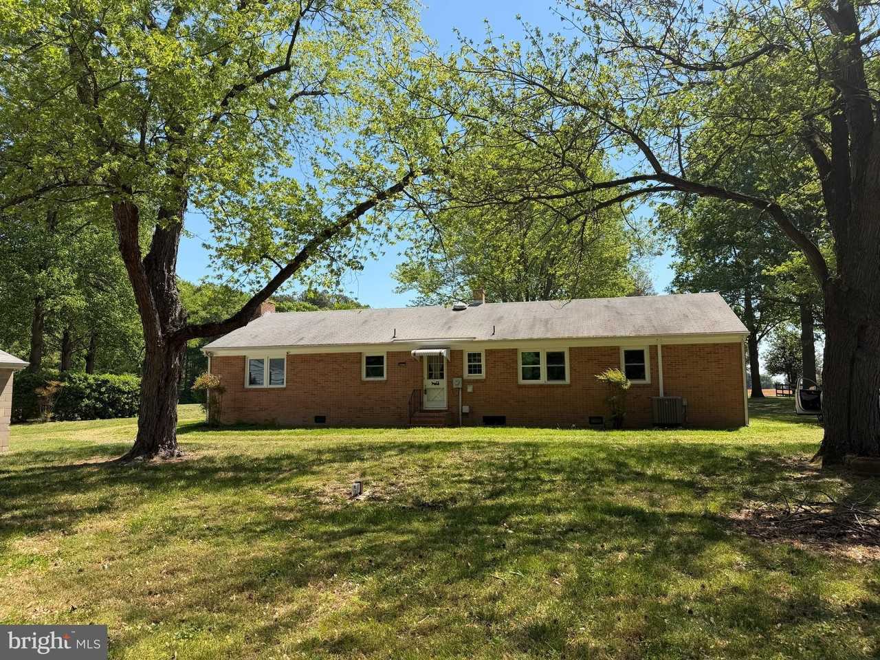 12492 Blades Rd - Photo 2 of 39