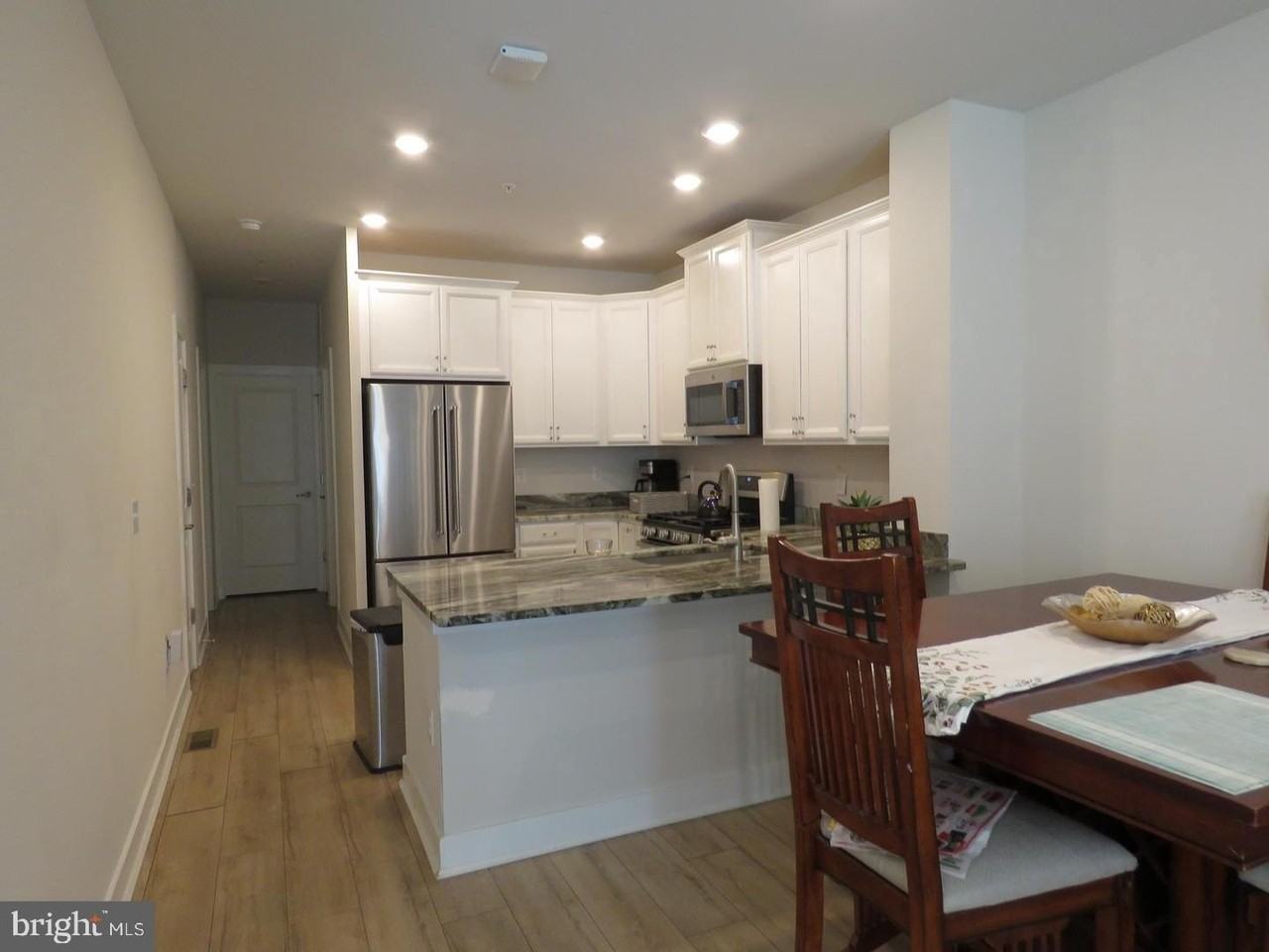139-A Easton St - Photo 3 of 9
