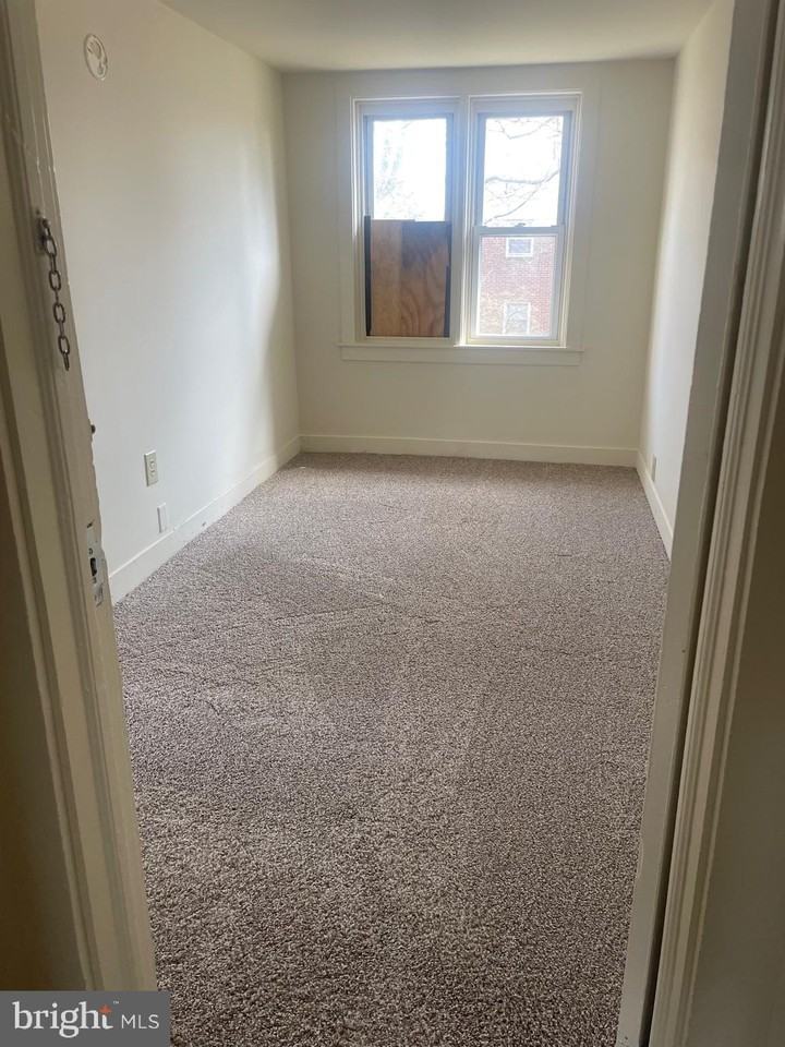 11 Michigan Ave - Photo 4 of 15