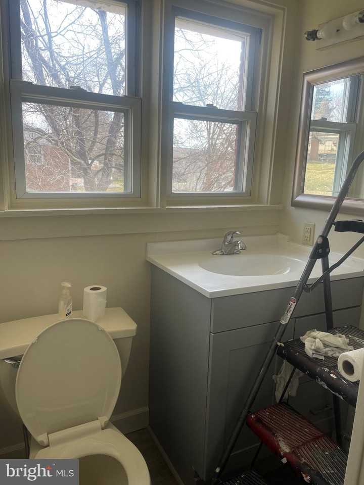 11 Michigan Ave - Photo 6 of 15