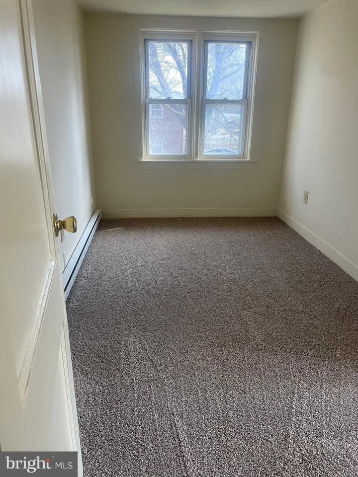 11 Michigan Ave - Photo 7 of 15