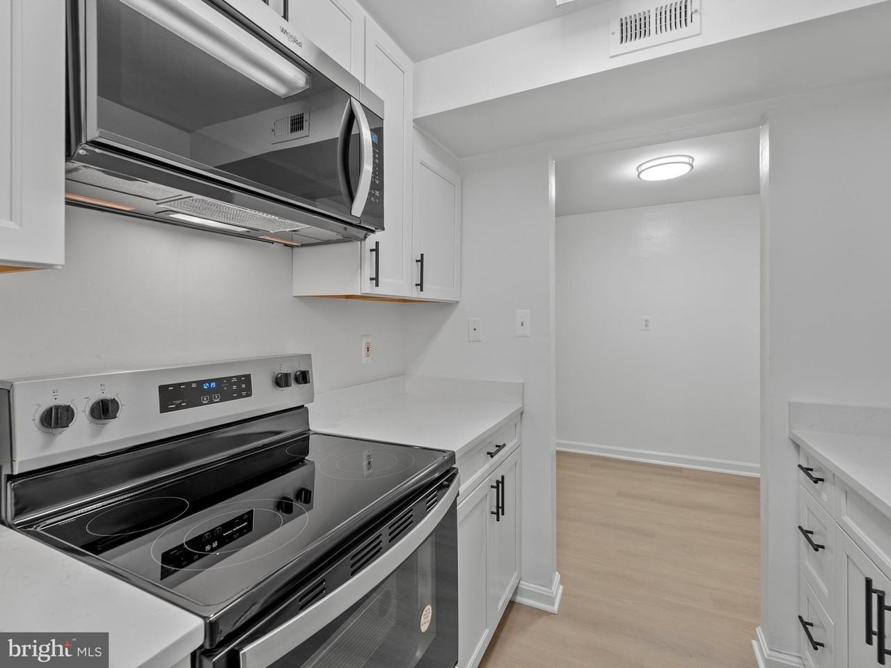 708 S Arlington Mill Dr #14104 - Photo 7 of 17