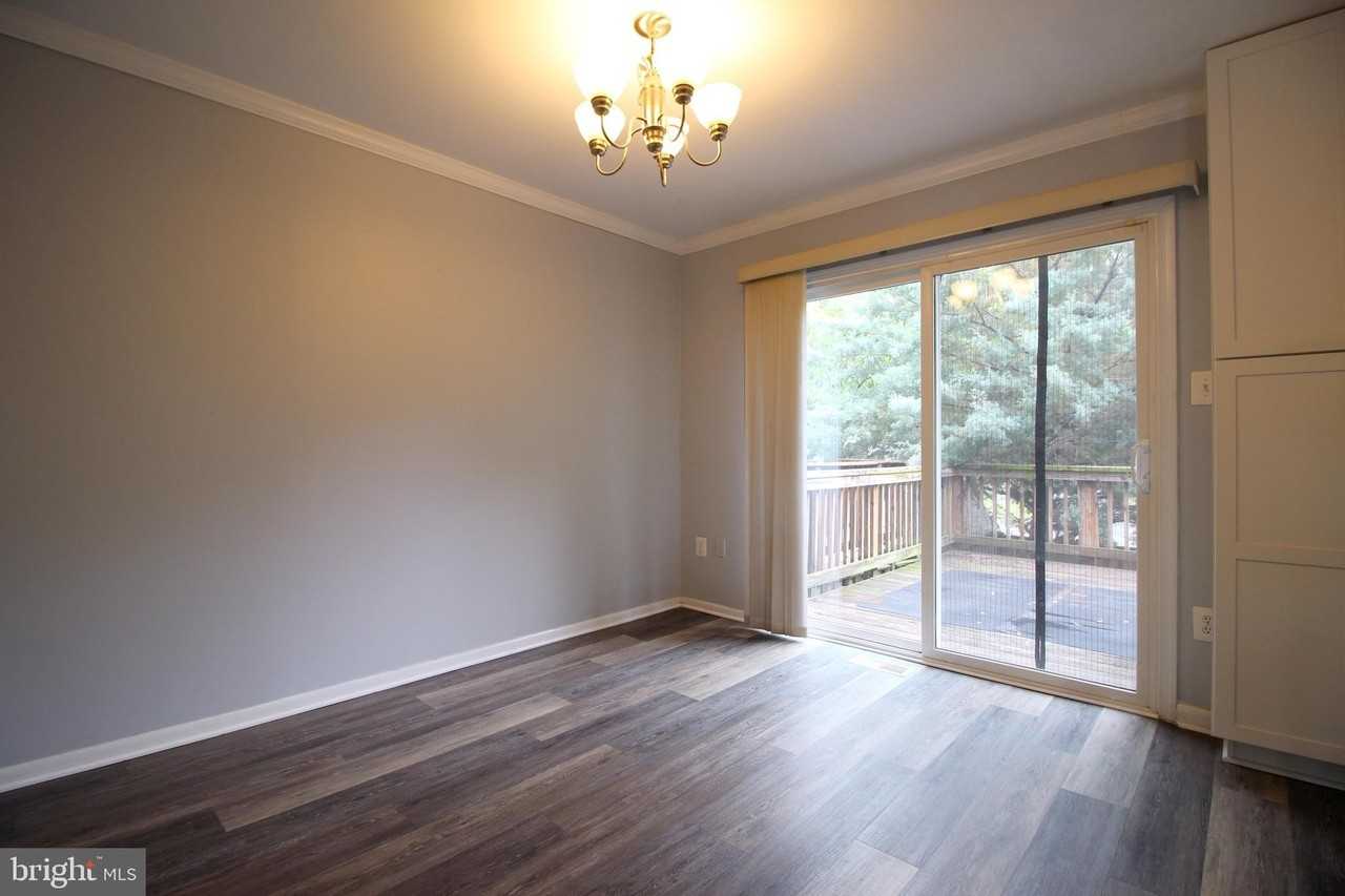 953 Ferndale Ave - Photo 5 of 30