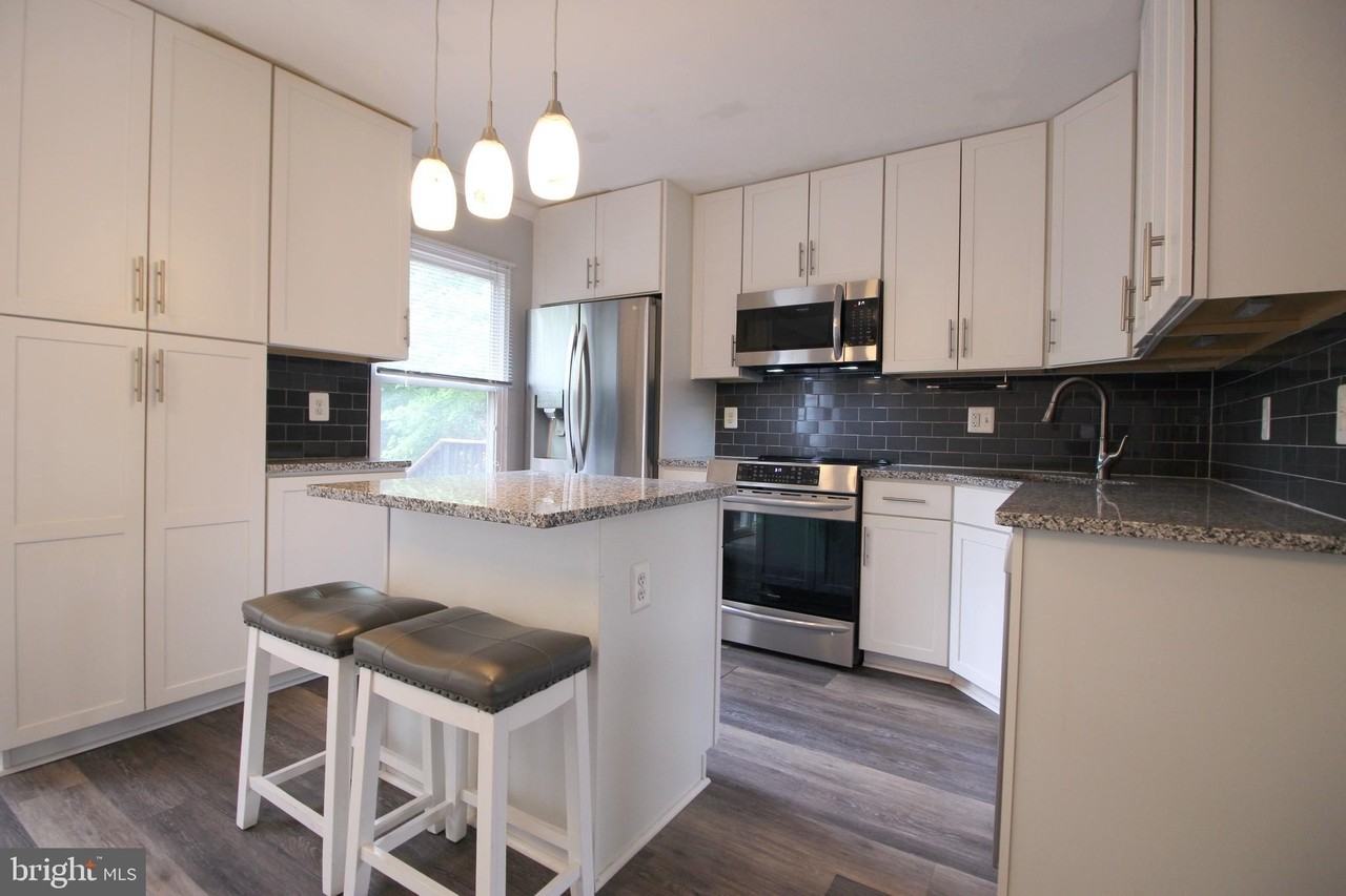953 Ferndale Ave - Photo 7 of 30
