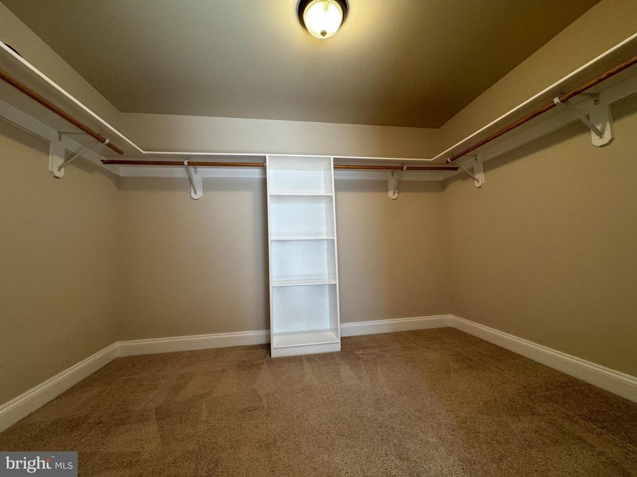 4925 Cahoon Ct - Photo 7 of 31