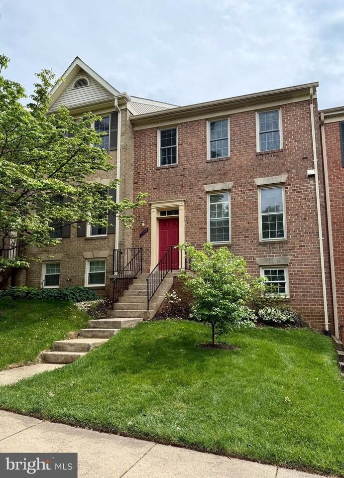 4105 Meadow Field Ct - Photo 2 of 3
