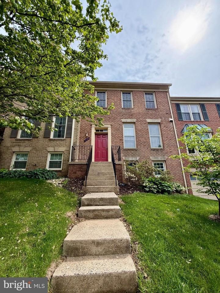 4105 Meadow Field Ct - Photo 3 of 3