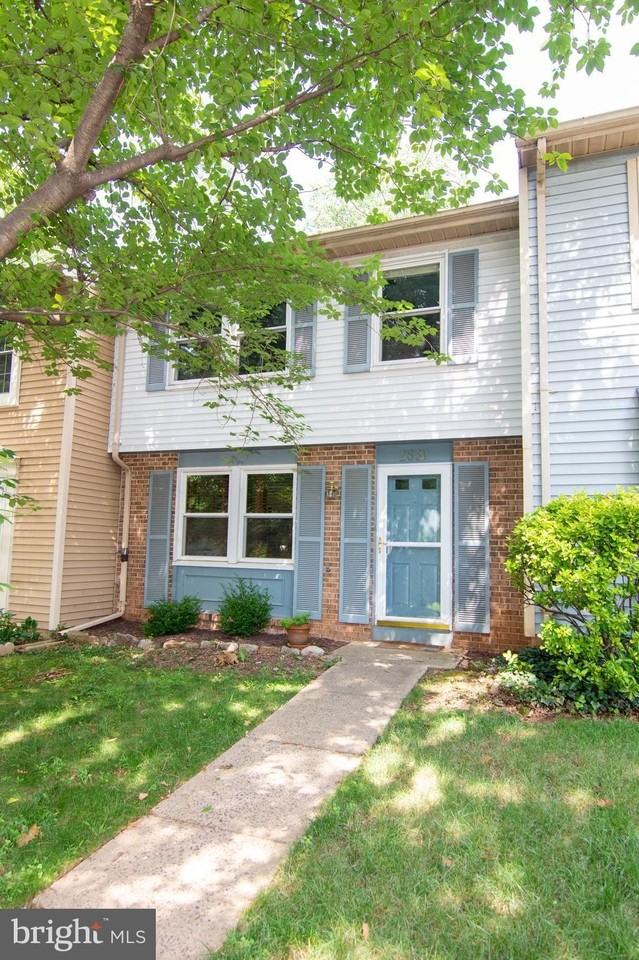 2831 Raymond Ct - Photo 2 of 30