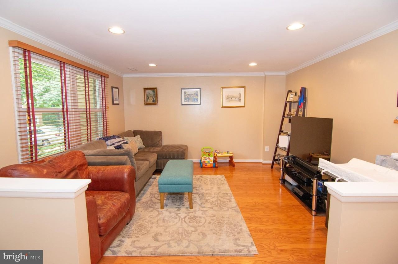 2831 Raymond Ct - Photo 6 of 30