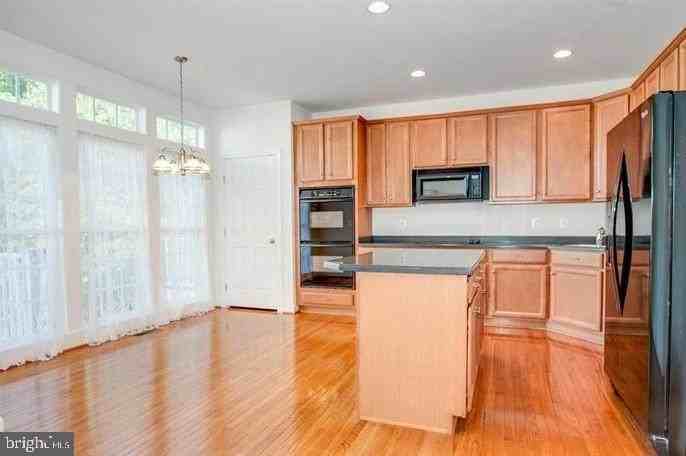 8038 Samuel Wallis St - Photo 3 of 10