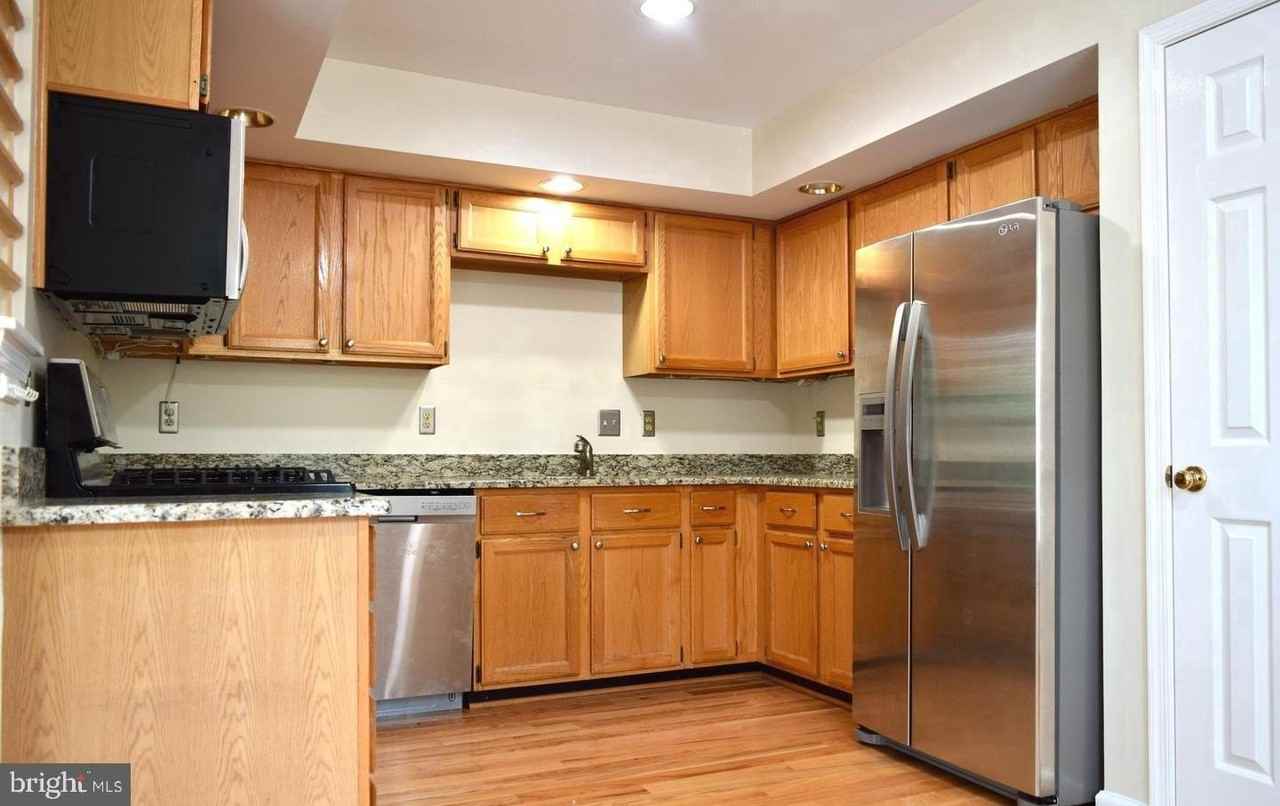 21053 Cornerpost Sq - Photo 6 of 32