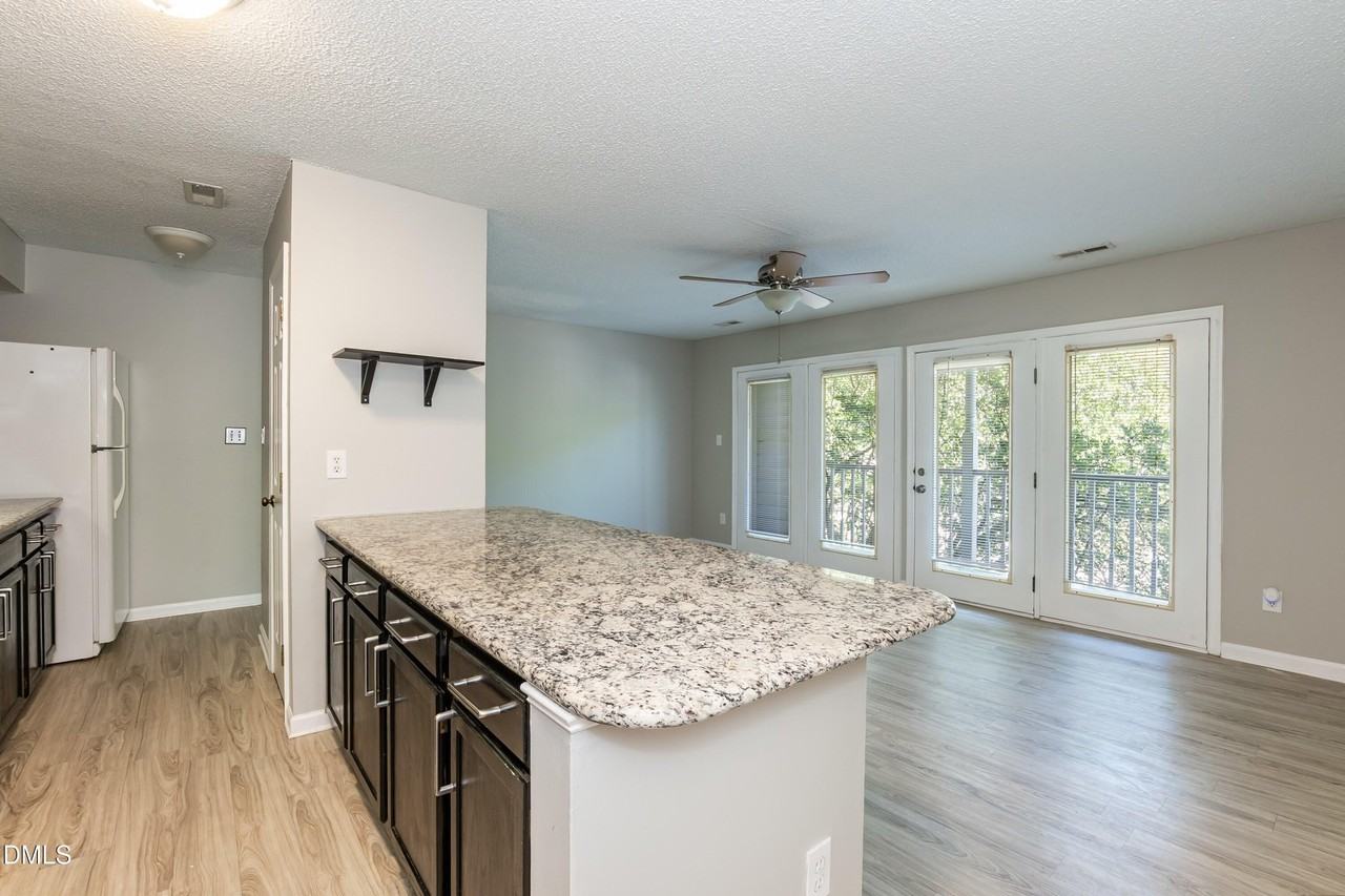 1521 Creekwood Ct #201 - Photo 7 of 27