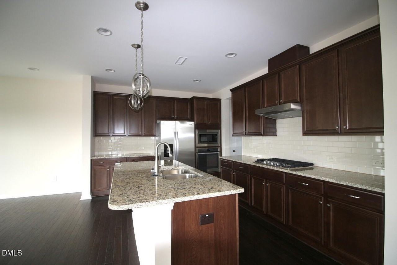 713 Crimson Sage Ln - Photo 3 of 17