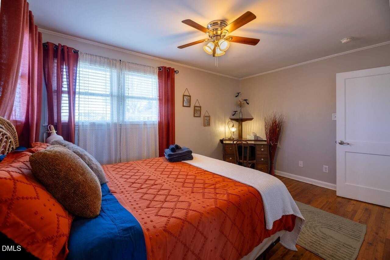 2333 Bernard St - Photo 3 of 17
