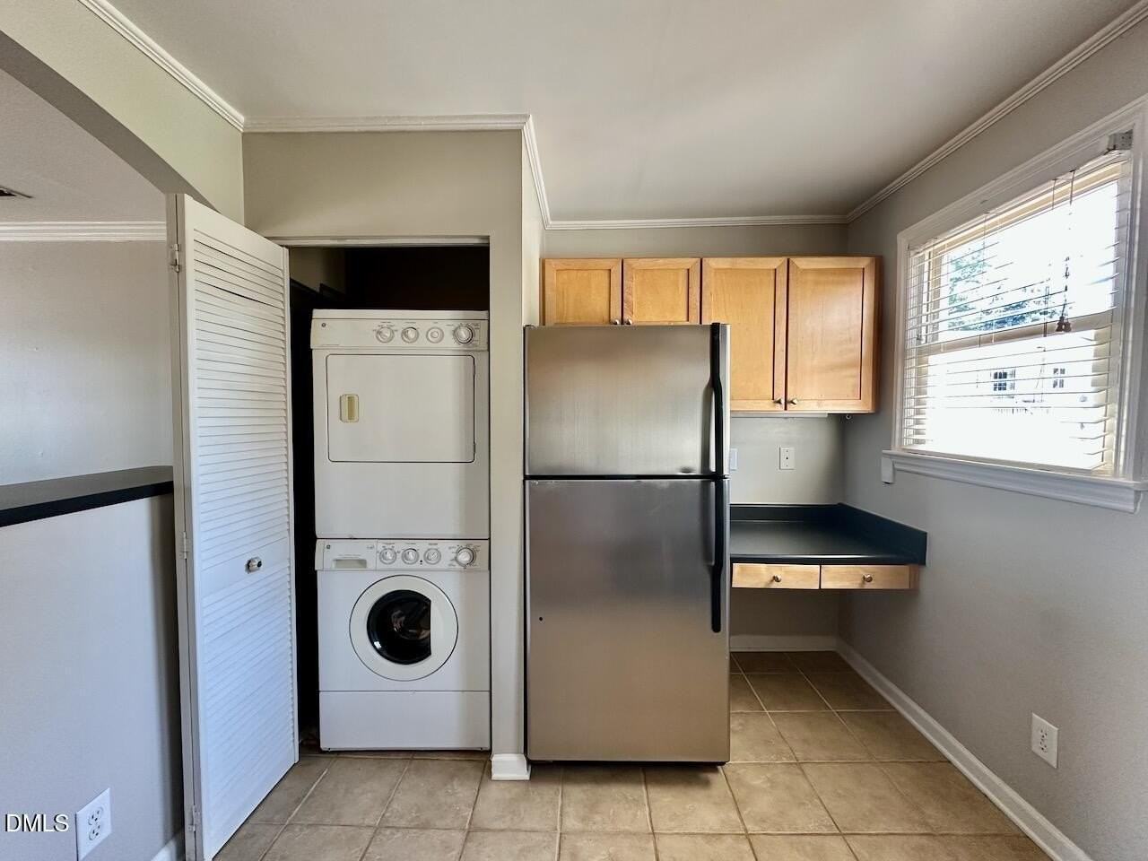 2333 Bernard St - Photo 7 of 17
