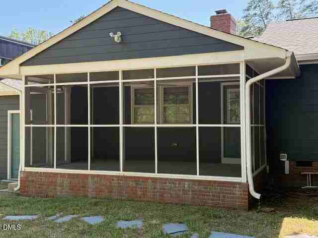 904 Brookwood Dr - Photo 2 of 12