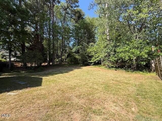 904 Brookwood Dr - Photo 3 of 12