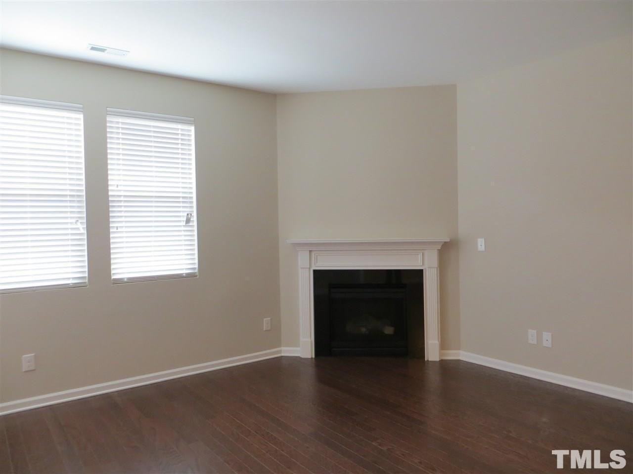 547 Libson St - Photo 5 of 10
