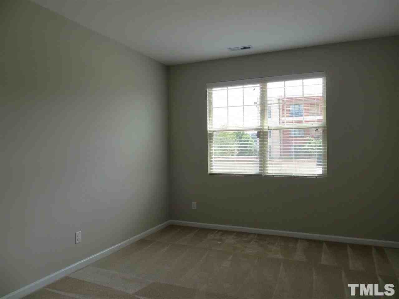 547 Libson St - Photo 7 of 10