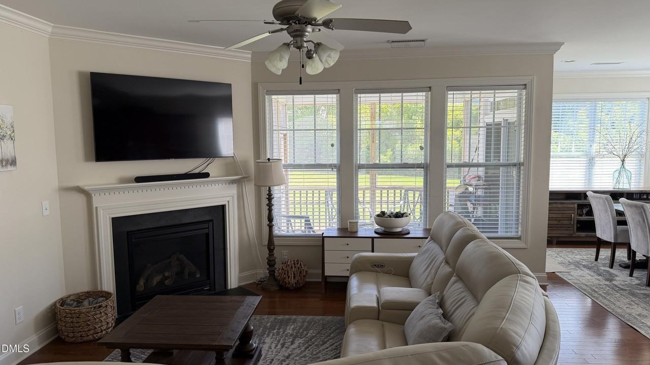 4010 Strendal Dr - Photo 3 of 24