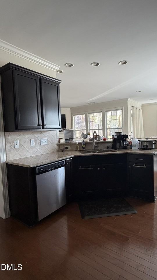 4010 Strendal Dr - Photo 6 of 24