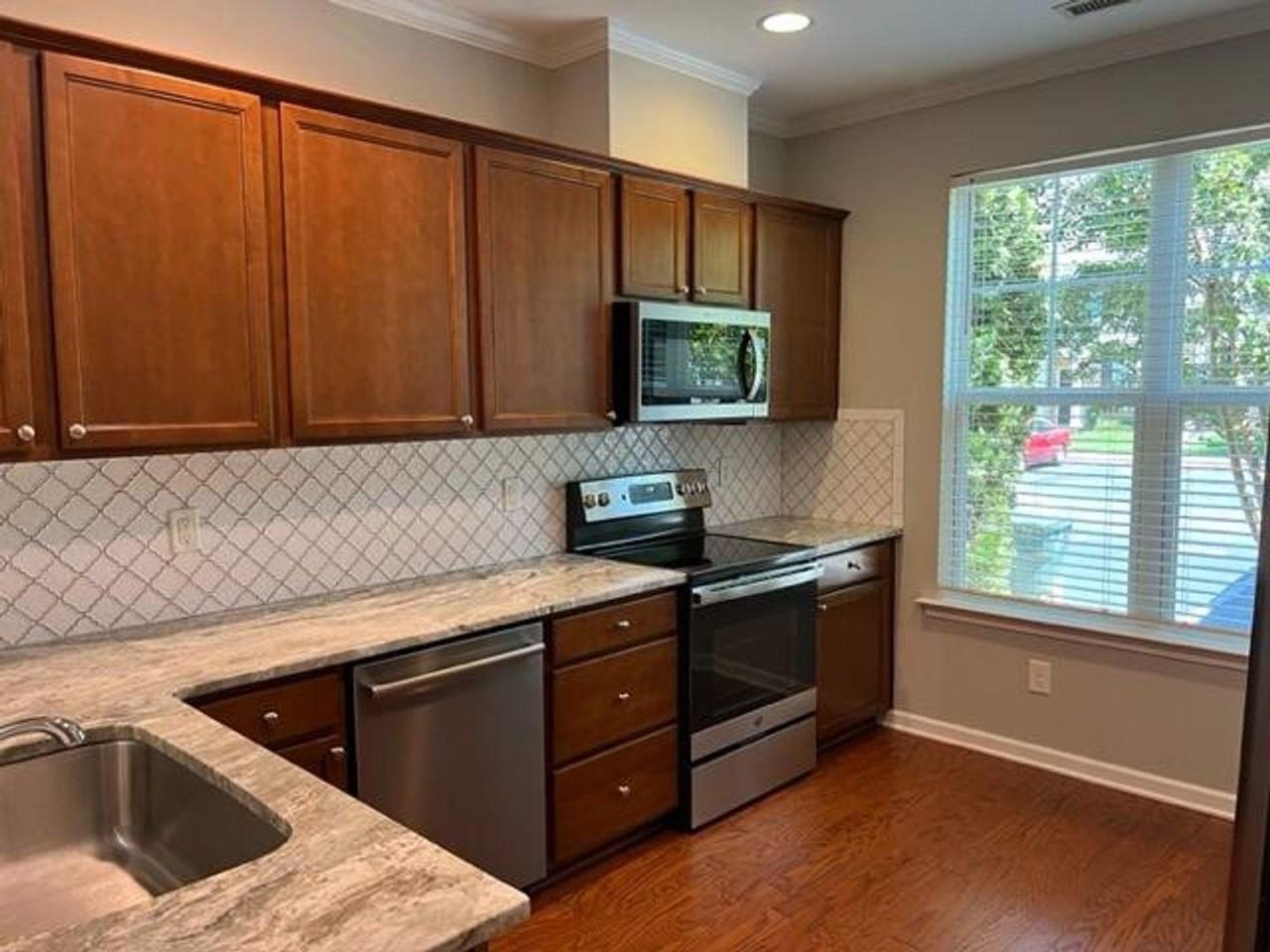 3022 Berkeley Springs Pl - Photo 3 of 29