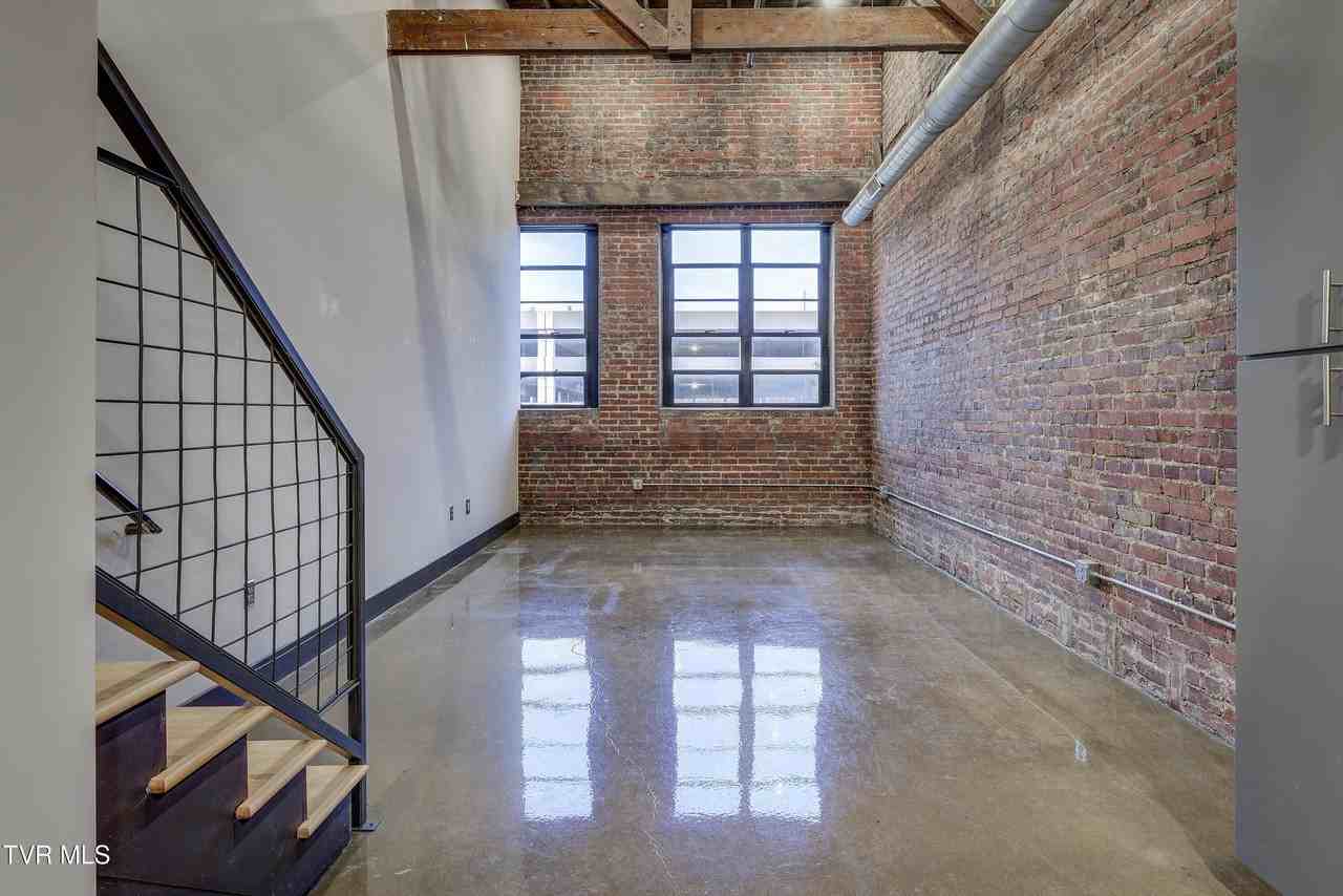 121 N Commerce St #208 - Photo 3 of 23