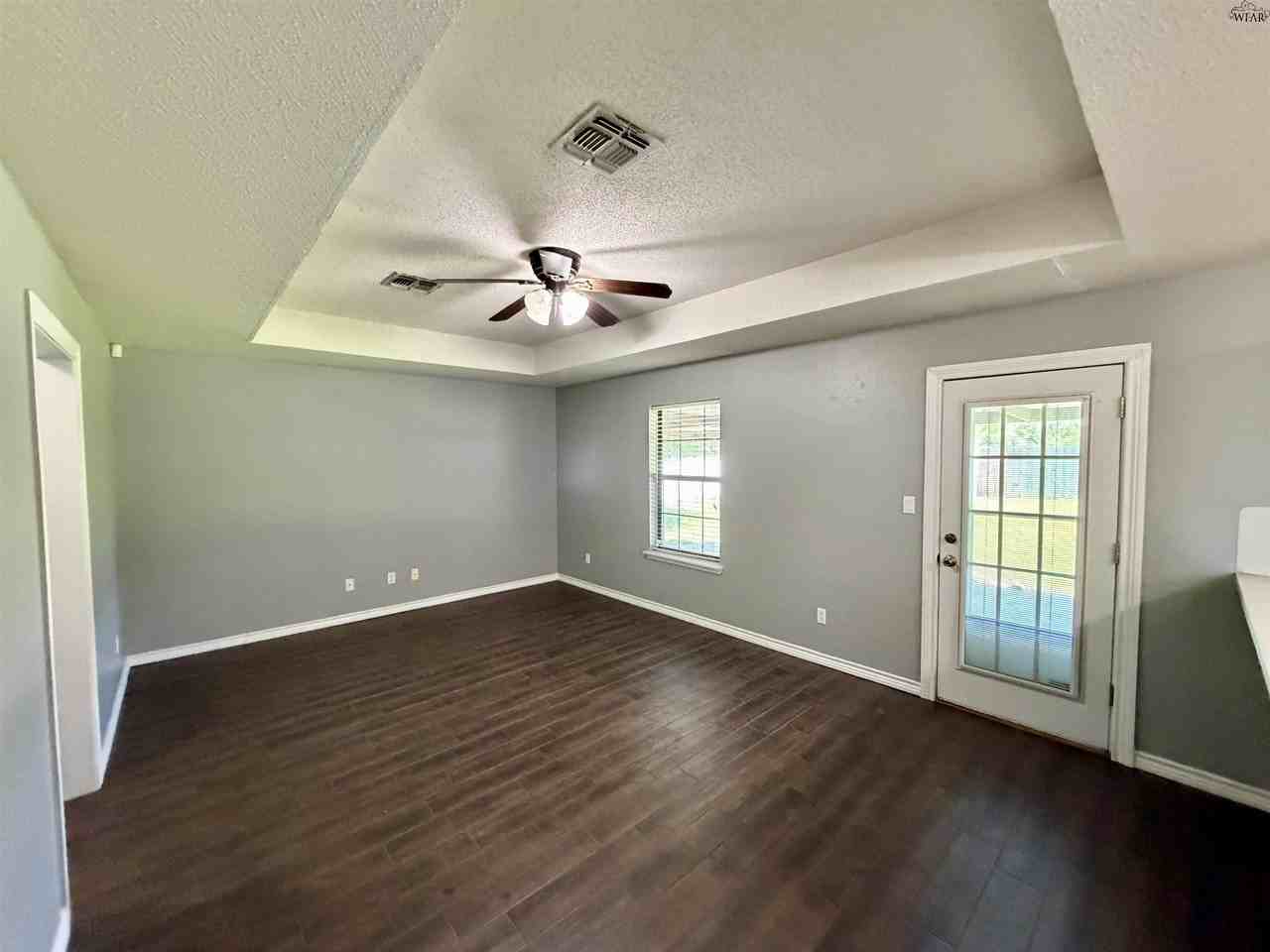 5227 Henry S Grace Fwy - Photo 2 of 13