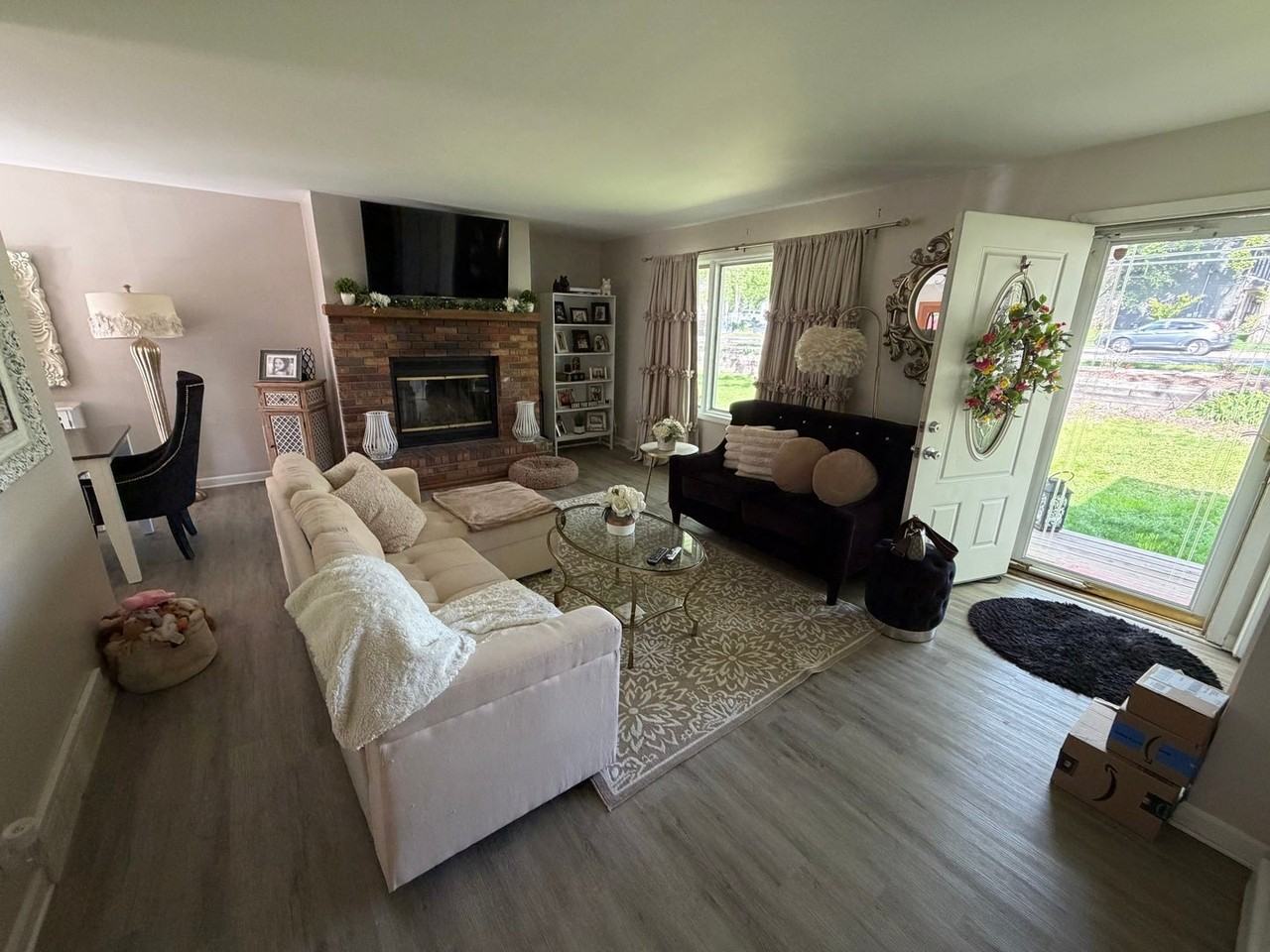 3S478 Winfield Rd - Photo 4 of 15