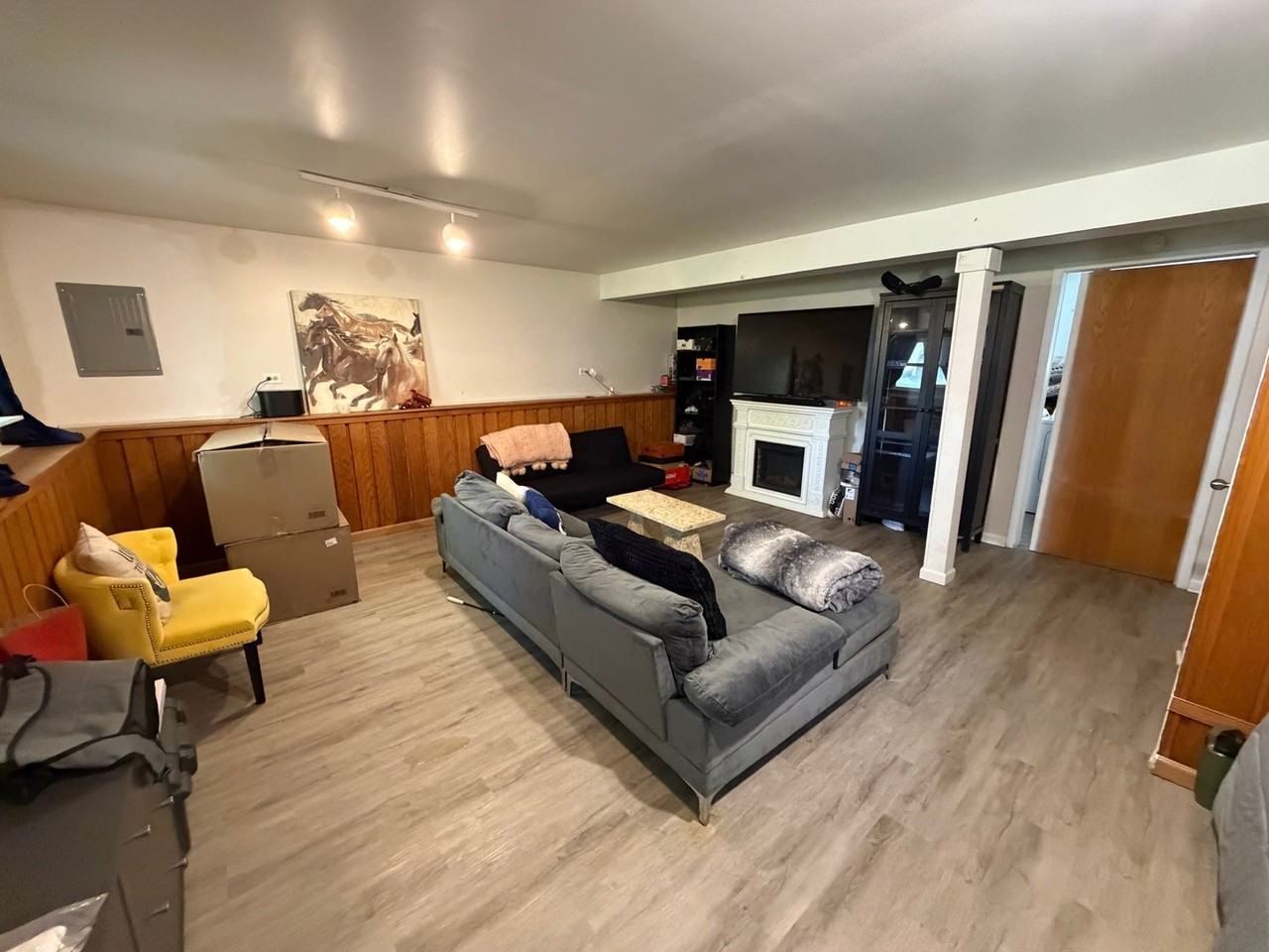 3S478 Winfield Rd - Photo 7 of 15