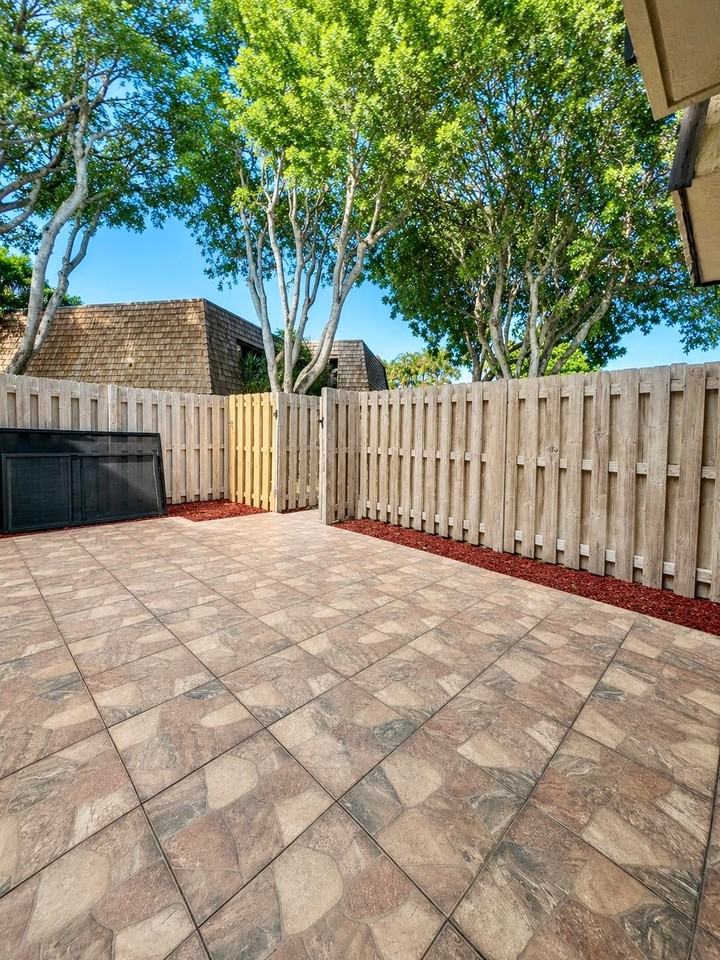 331 Lake Arbor Dr - Photo 7 of 17