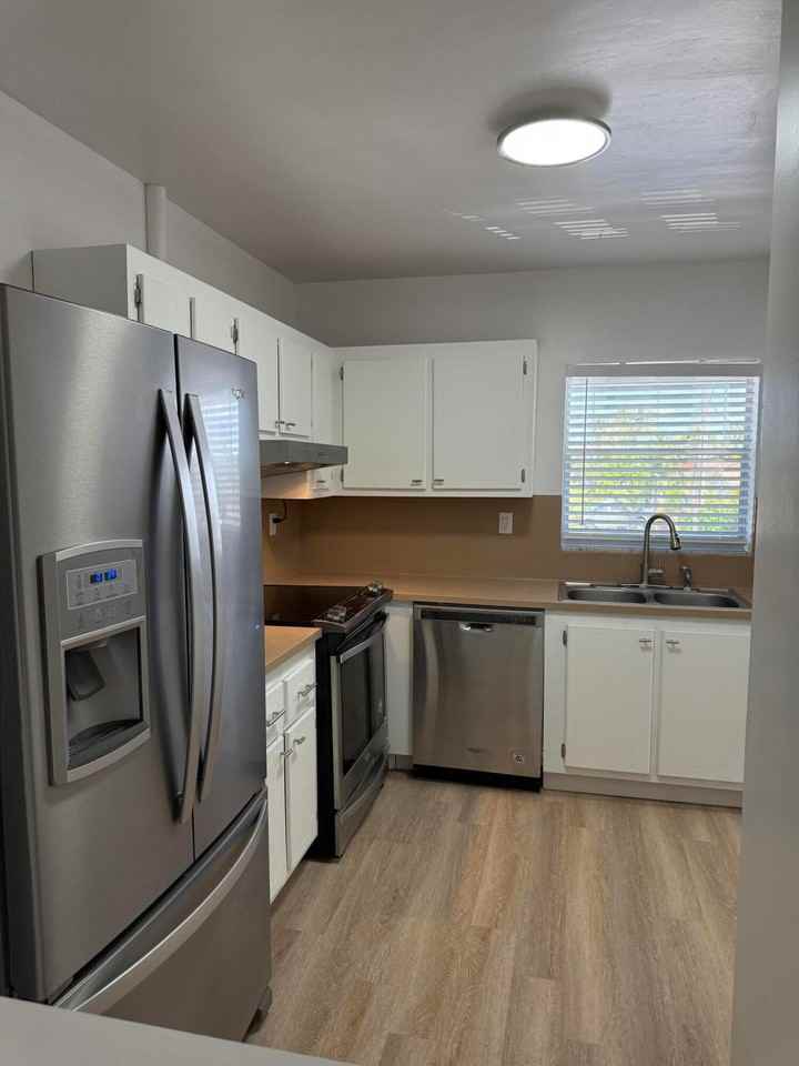 1400 Ne 55th St - Photo 2 of 24