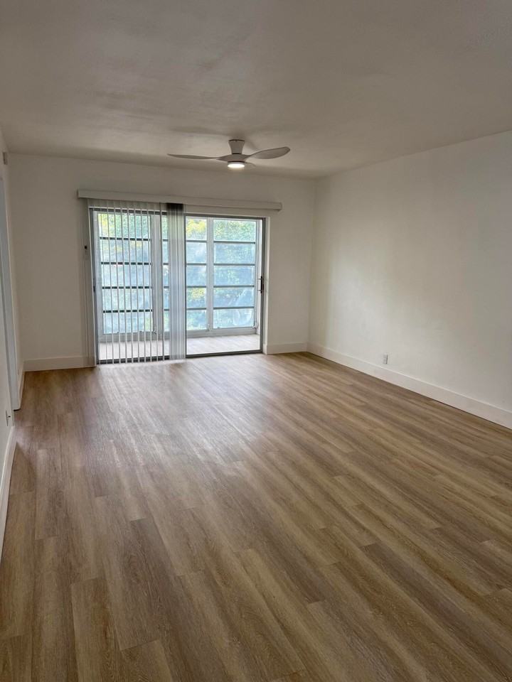 1400 Ne 55th St - Photo 7 of 24