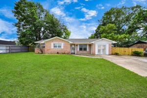 featured image of 811 Hillcrest Dr